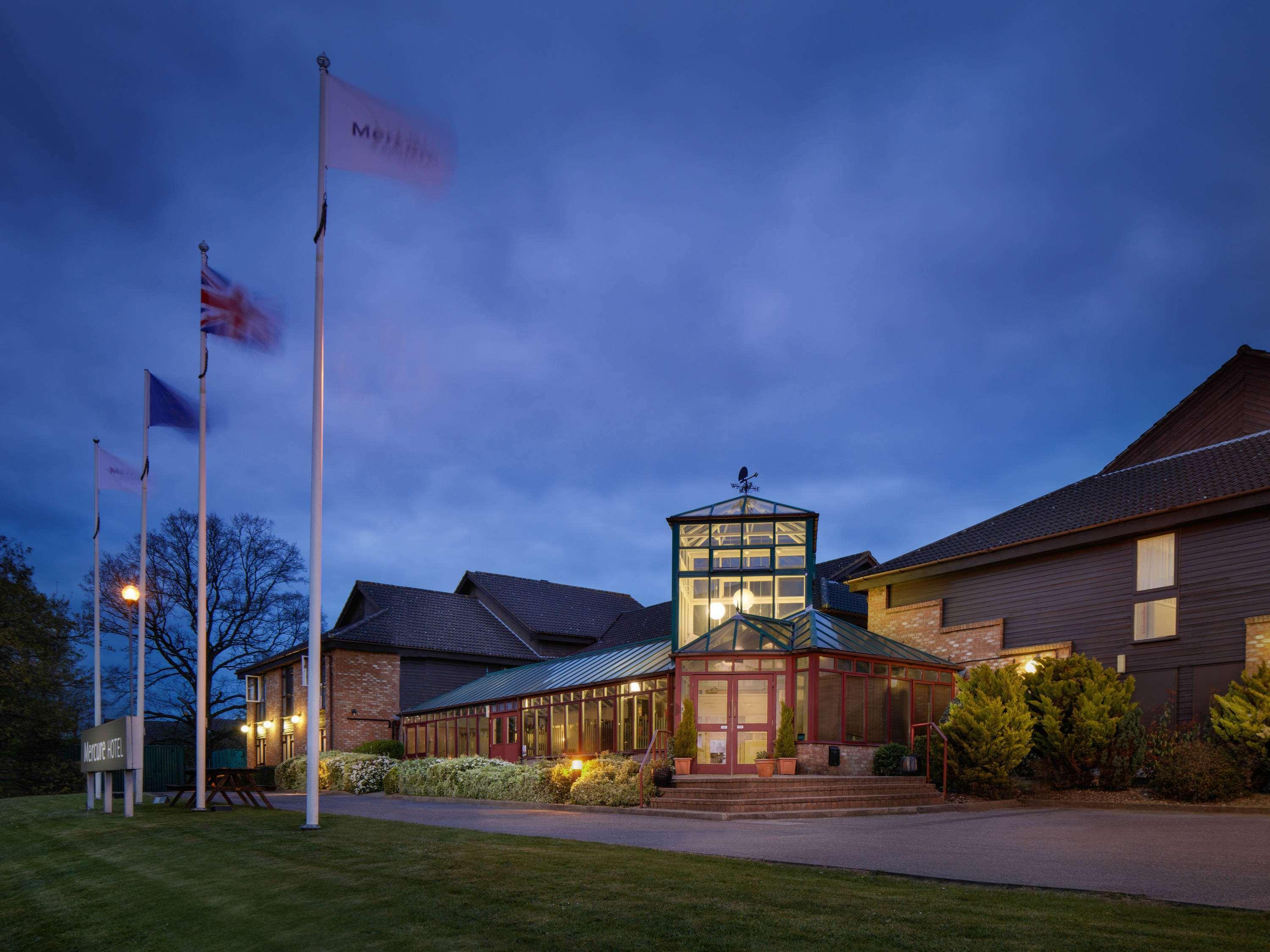Mercure Hatfield Oak Hotel Exterior photo