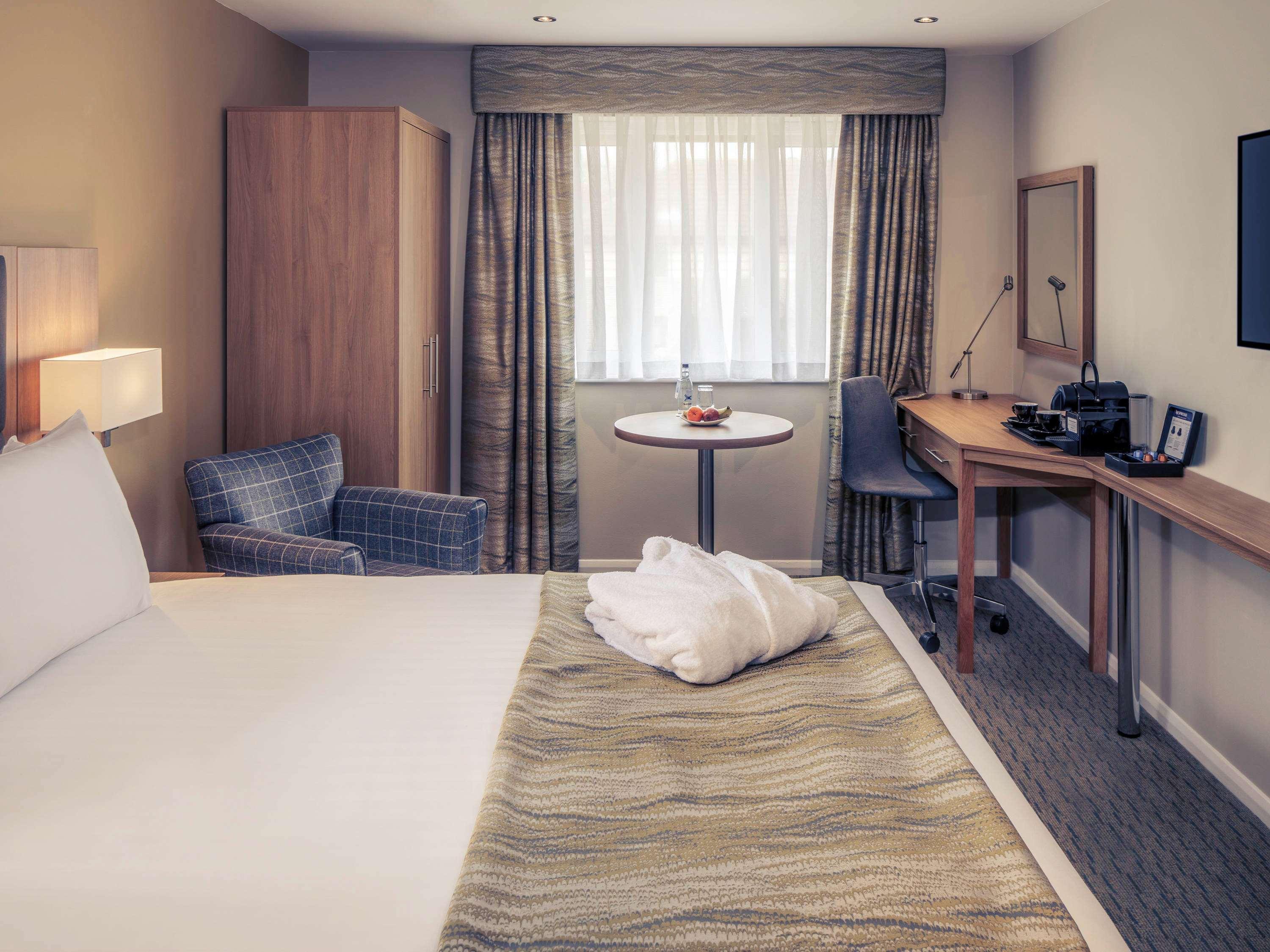 Mercure Hatfield Oak Hotel Exterior photo