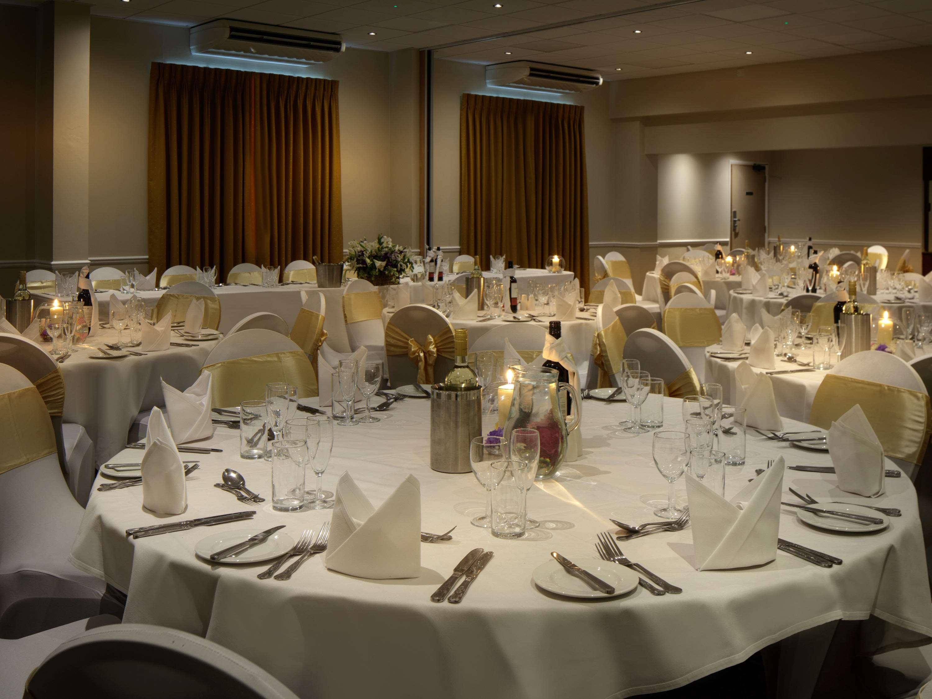 Mercure Hatfield Oak Hotel Exterior photo