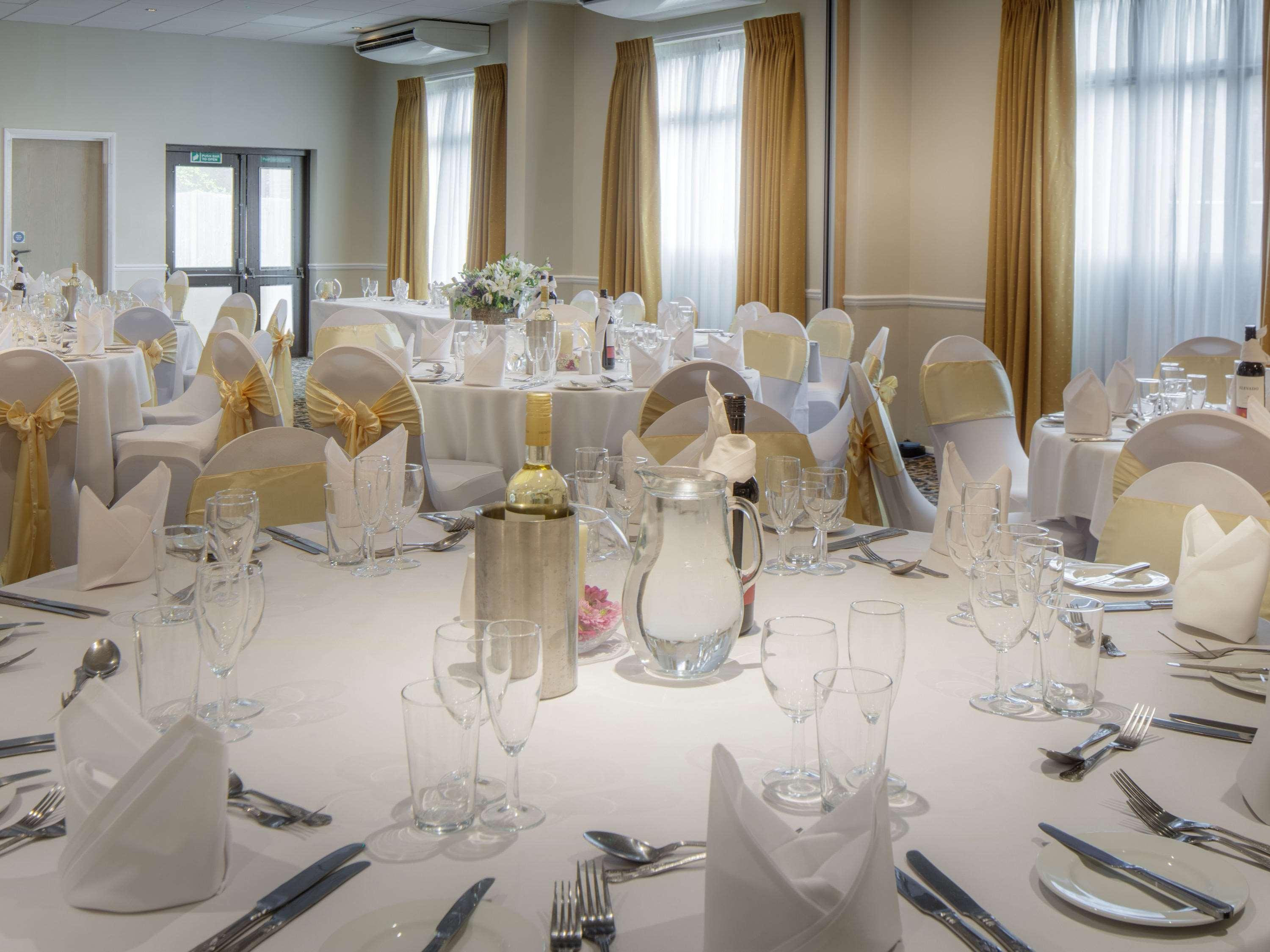 Mercure Hatfield Oak Hotel Exterior photo