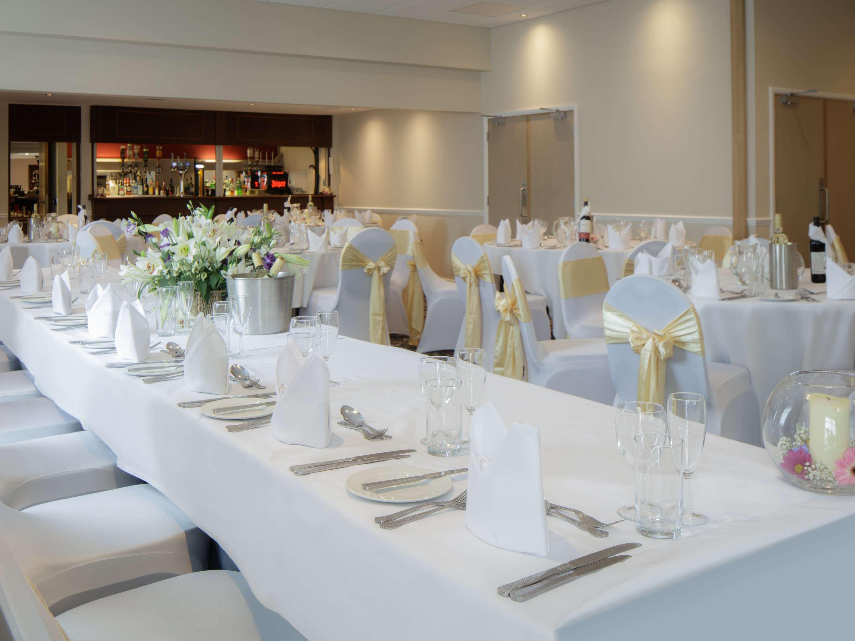 Mercure Hatfield Oak Hotel Exterior photo