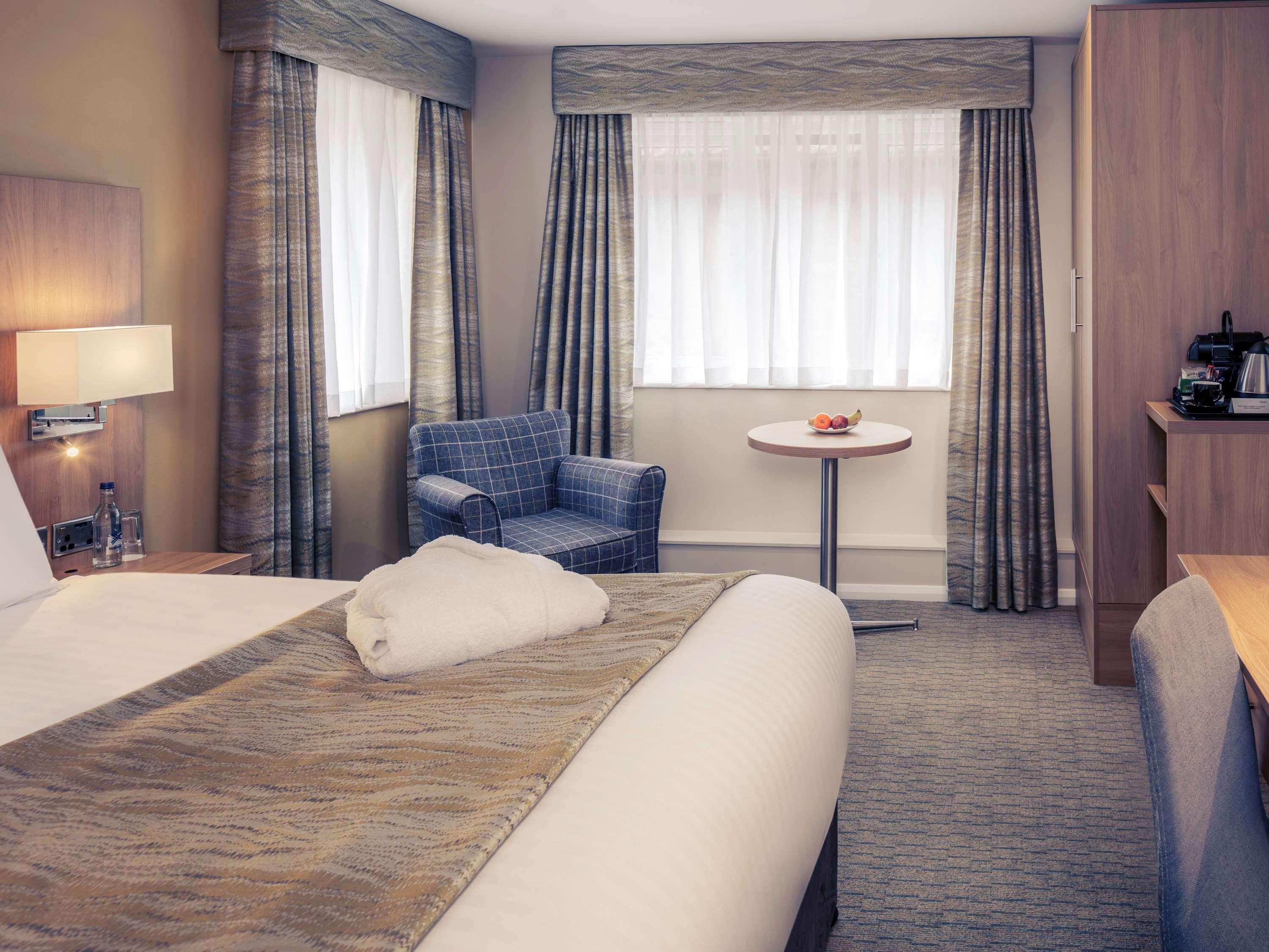 Mercure Hatfield Oak Hotel Exterior photo