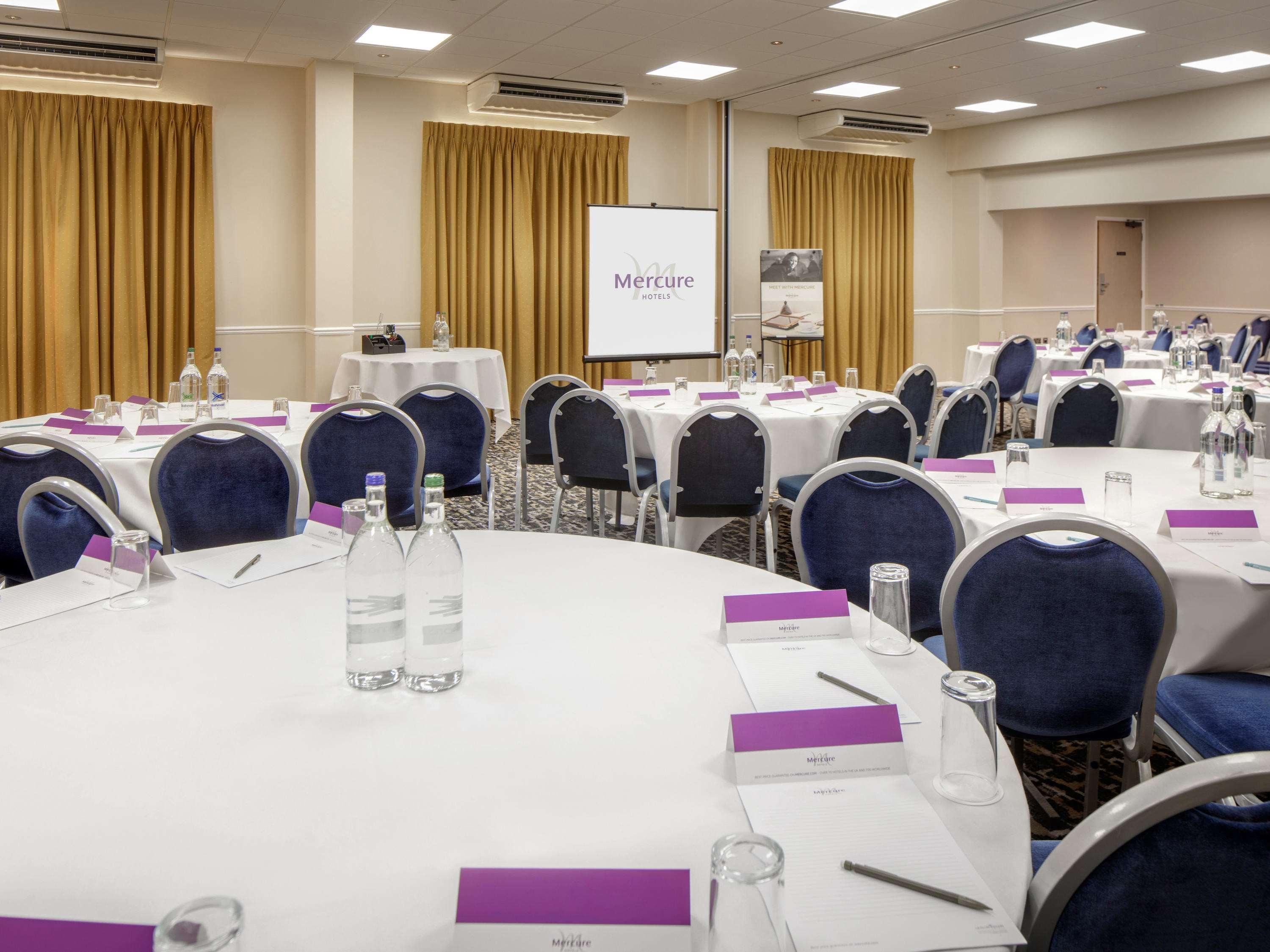 Mercure Hatfield Oak Hotel Exterior photo