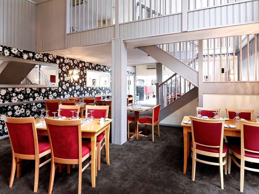 Mercure Hatfield Oak Hotel Restaurant photo