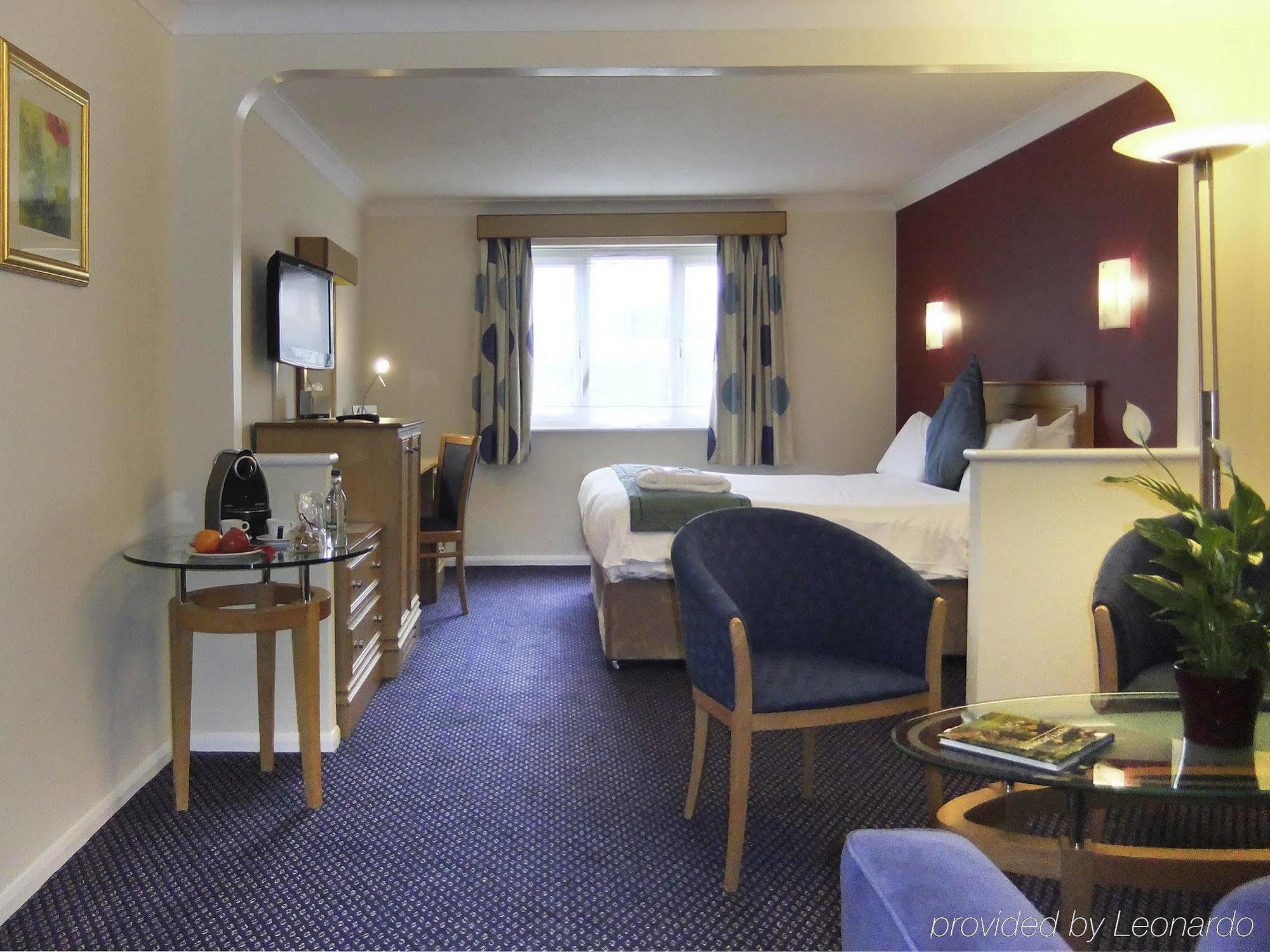 Mercure Hatfield Oak Hotel Exterior photo