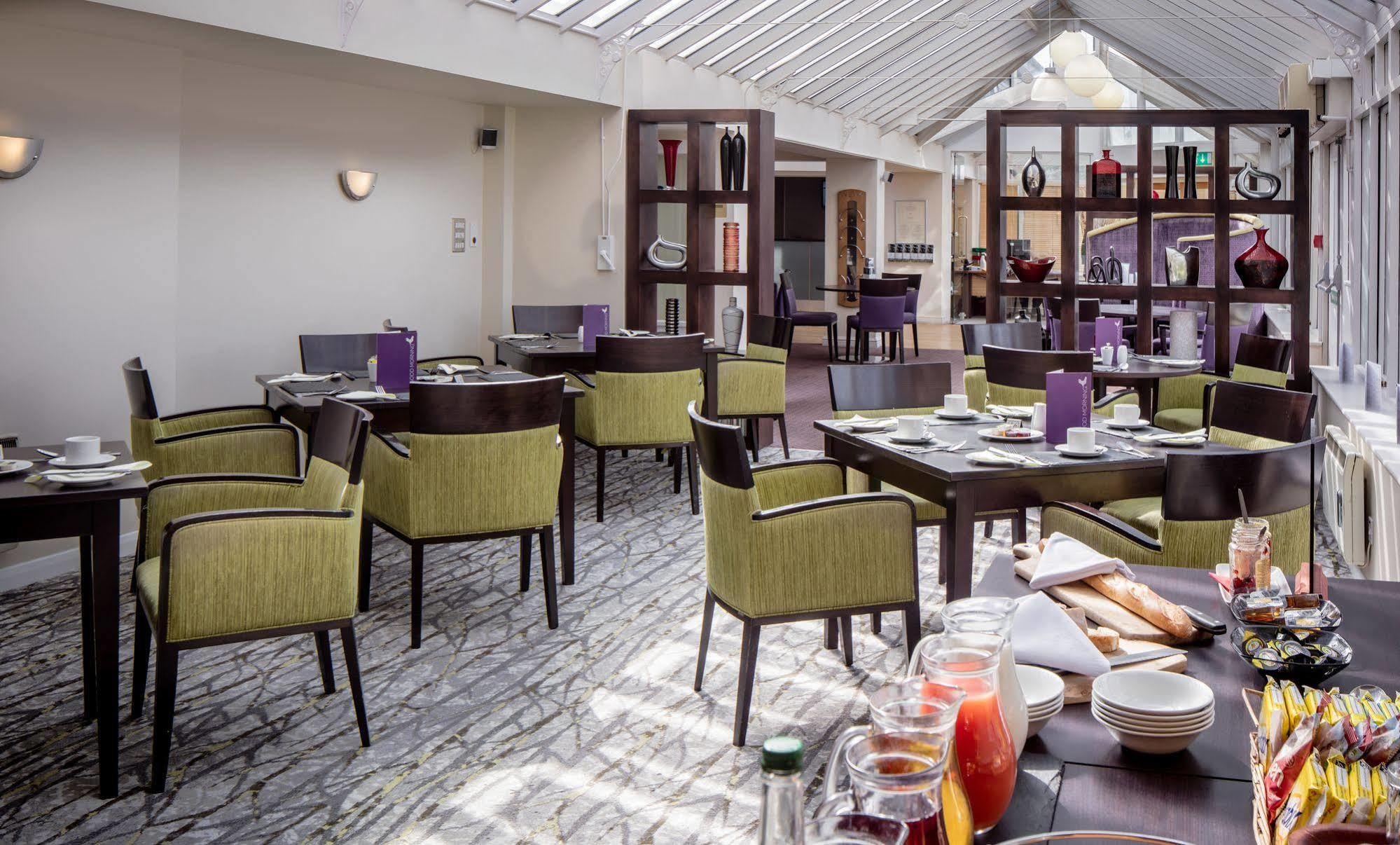 Mercure Hatfield Oak Hotel Exterior photo