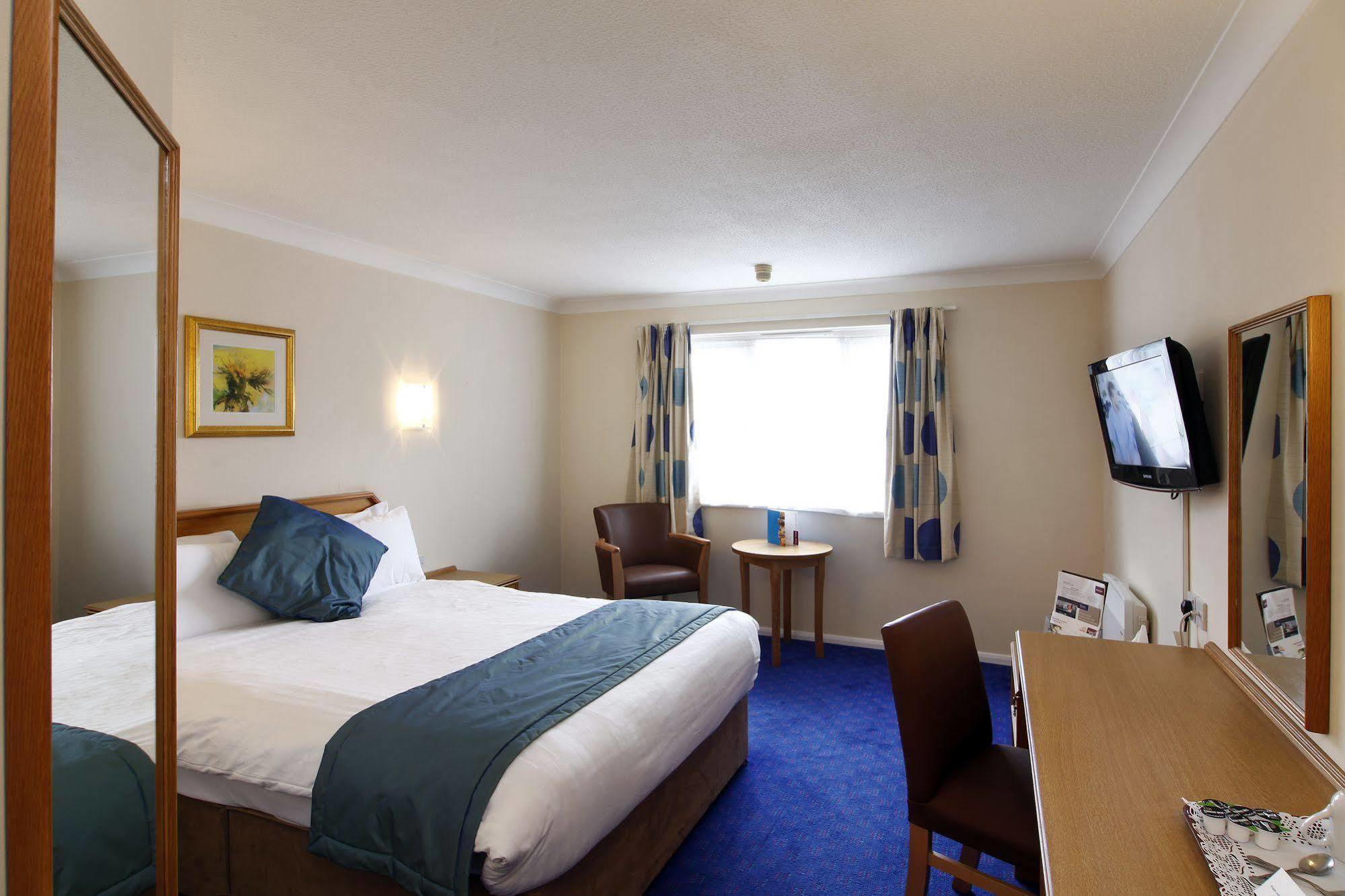Mercure Hatfield Oak Hotel Exterior photo